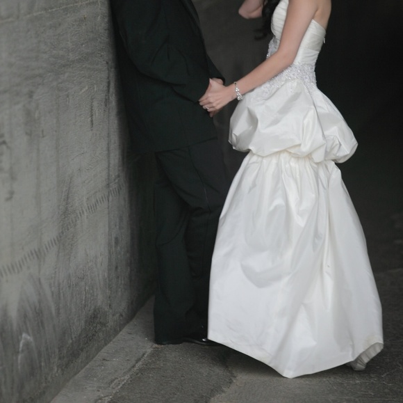 Monique Lhuillier wedding dress - Picture 7 of 8